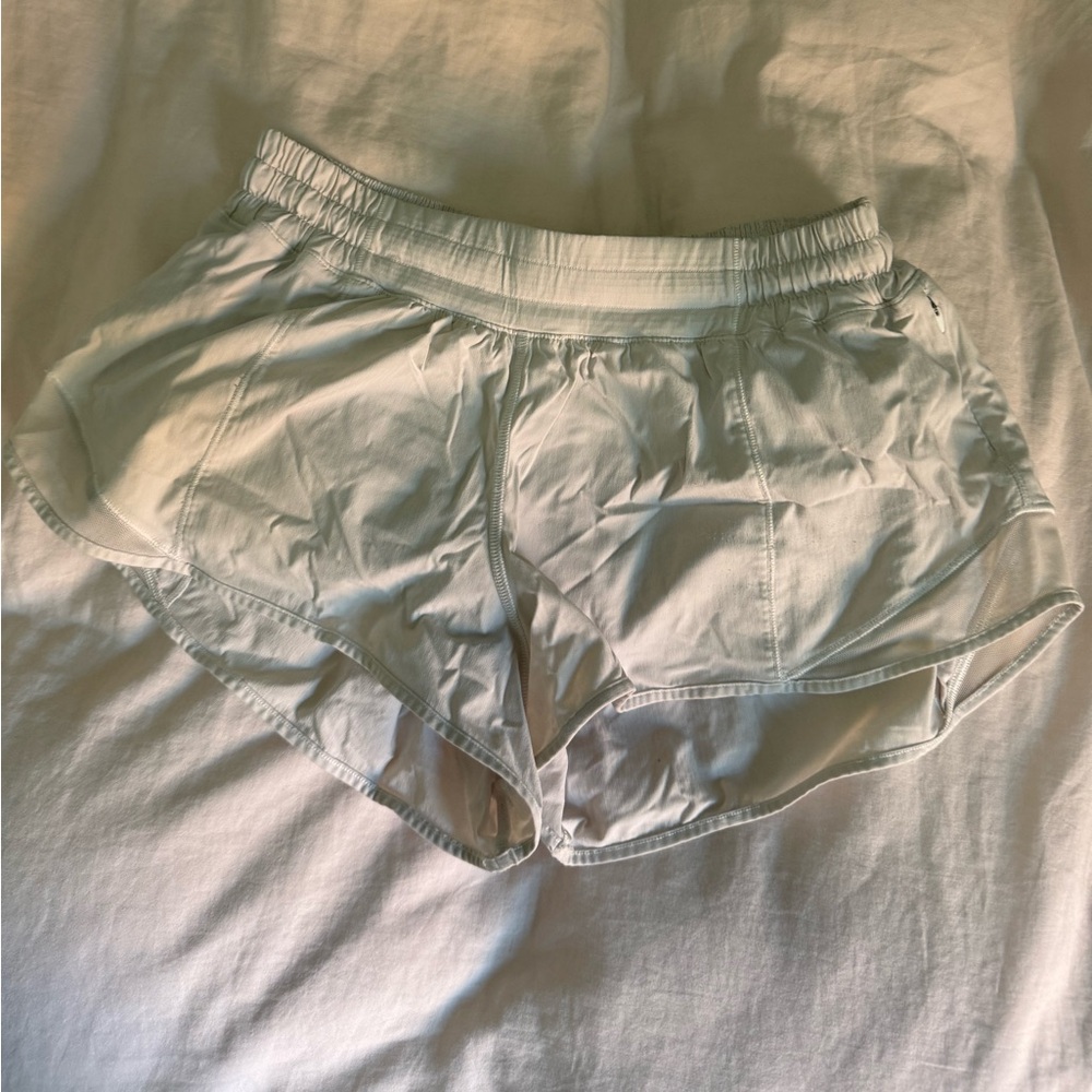 Lululemon Hotty Hot Low-Rise Lined Shorts 2.5”